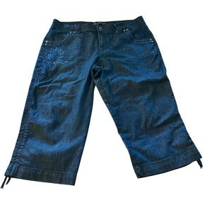 Gloria Vanderbilt Dark Blue Cropped Jeans